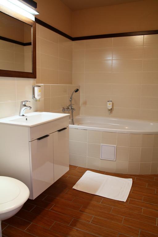 Hotel Baltaci Starý Zámek Napajedla Kültér fotó